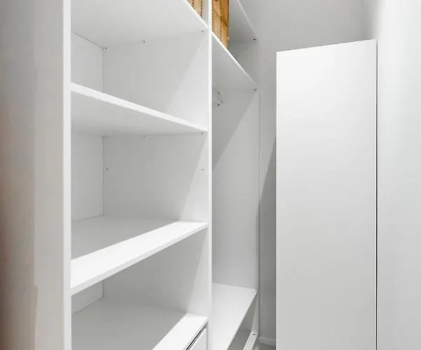 Eko Park Abdank White By Bookinghost * Warszawa