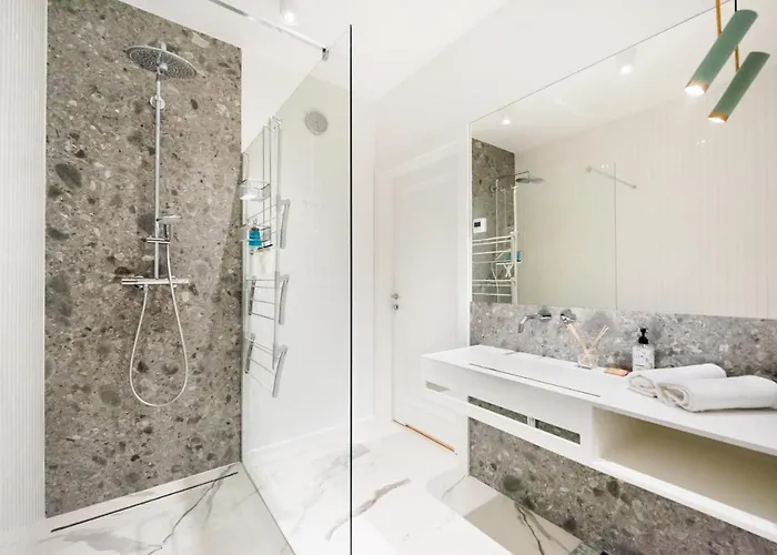 Eko Park Abdank White By Bookinghost * Warschau